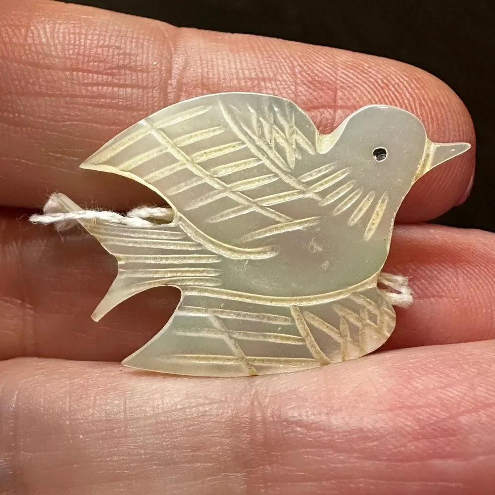 Vintage mother‎ of pearl dove brooch!